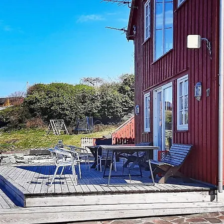 Holiday Feriehus Sjernaroy