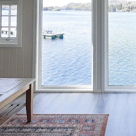 Feriehus Holiday Sjernaroy