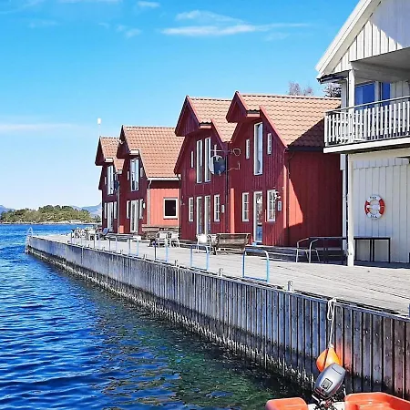 Holiday Feriehus Sjernaroy
